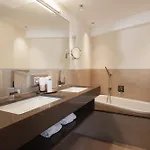 فندق Lasinga 4*