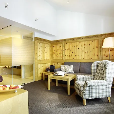 Lasinga Hotel Fiss