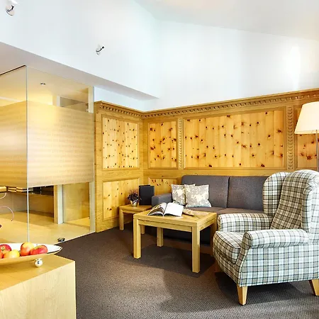 Lasinga Hotel Fiss